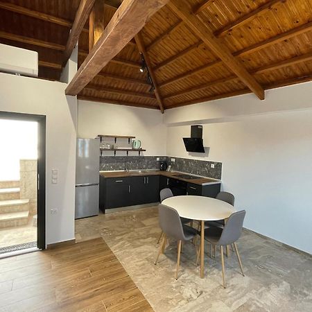 Q Apartments Molyvos Митимна Экстерьер фото