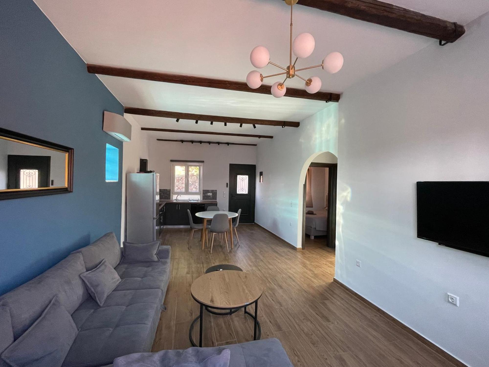 Q Apartments Molyvos Митимна Экстерьер фото